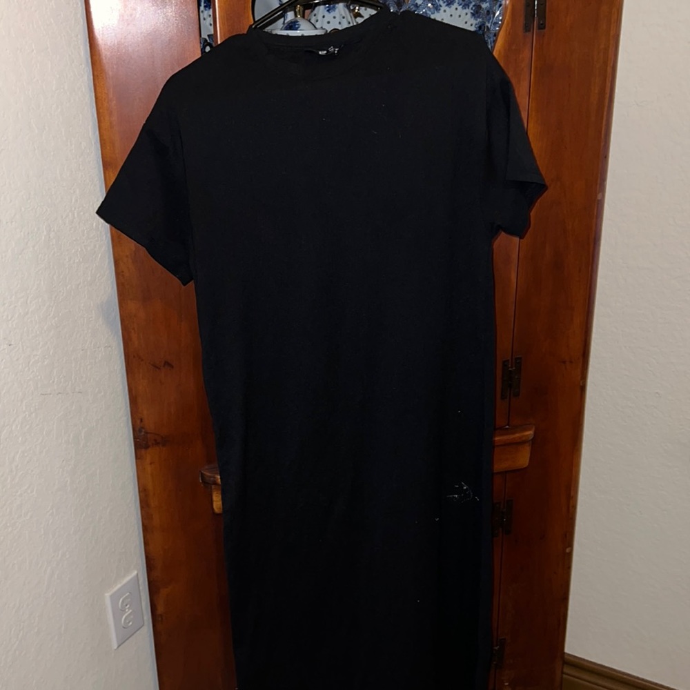 comfy black dress!!! and NOT see through!